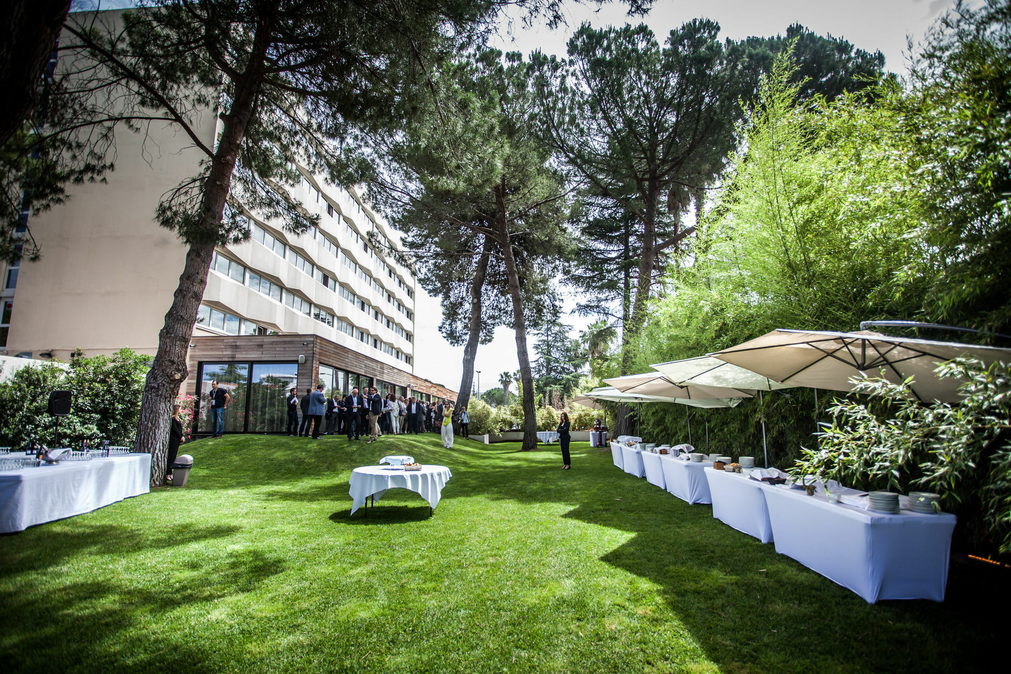 Hotel C Suites Chambres Spacieuses Nîmes Exteriör bild